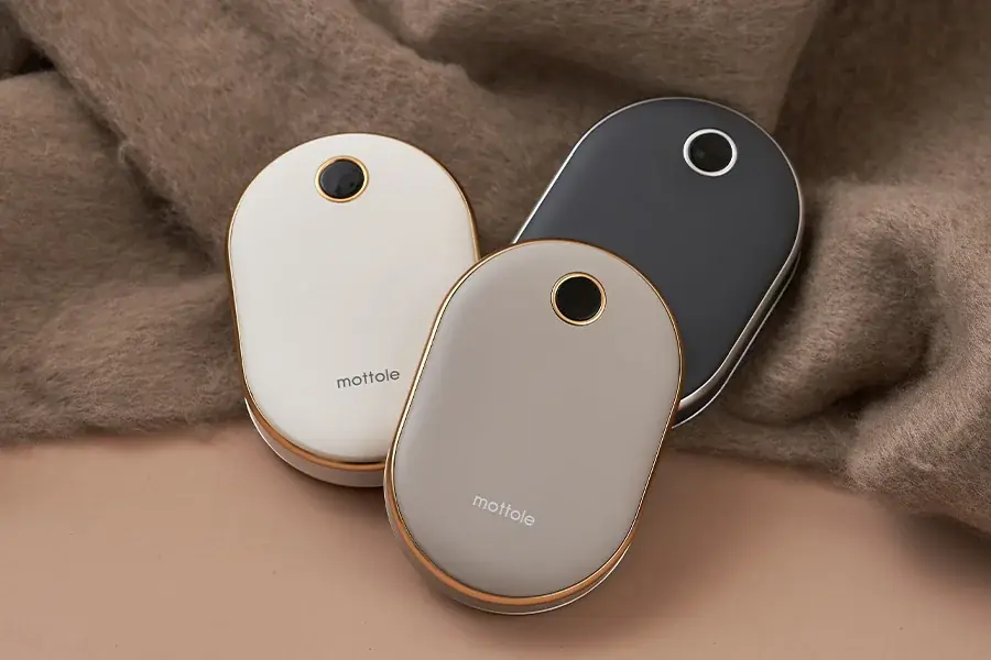 2025年7月25日発売！mottole充電式カイロ新色で快適あったか生活