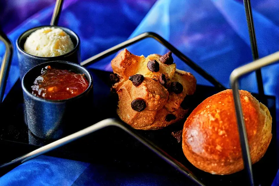 【SHIBUYA STREAM HOTEL】渋谷の星空を味わう!星をテーマとしたアフタヌーンティーを9月限定開催「土星ショコラ」や「マジックアワーソーダ」で星空を表現! 画像 4