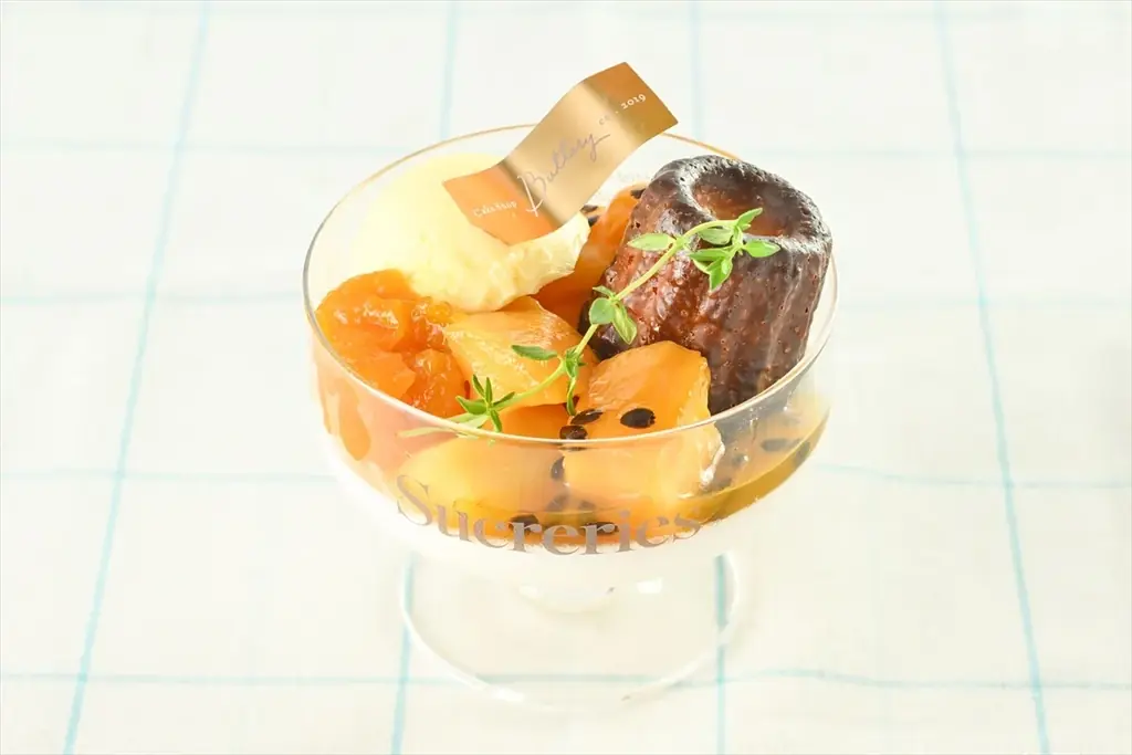 【Buttery Cafe】夏限定レモンクリームたっぷりのもちもちパンケーキ&カヌレパフェなど8月1日より新発売! 画像 3
