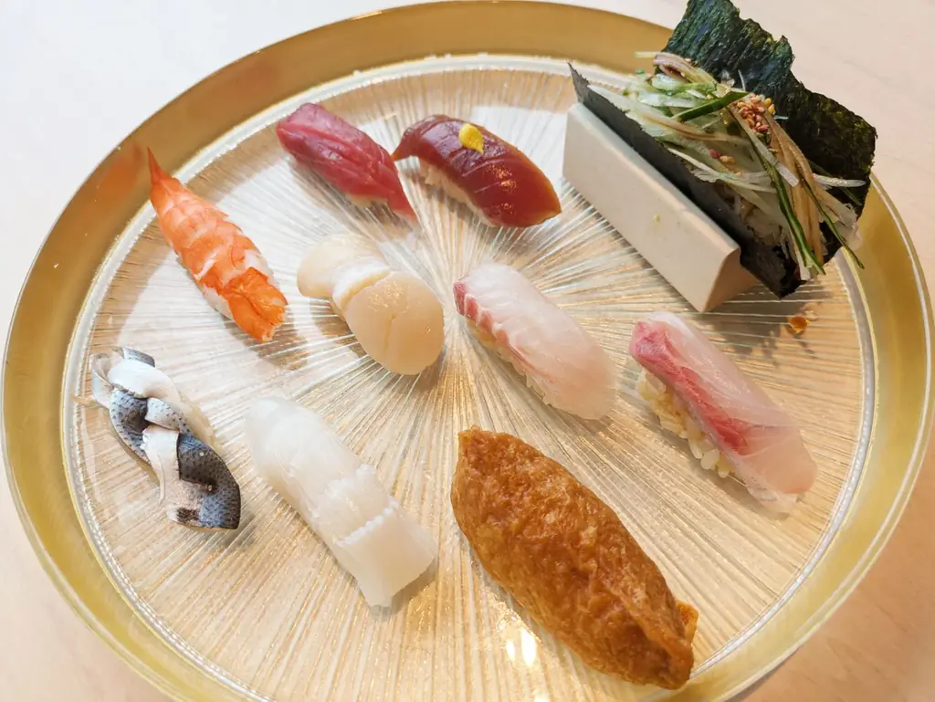 六本木の名店「鮨 無垢」出身職人が監修。本格江戸前寿司を1,980円で堪能できる破格のランチセット｜『日本橋 すし処 二ノ宮 上野店』にて8/1(金)～8/31(日)まで期間限定開催 画像 3