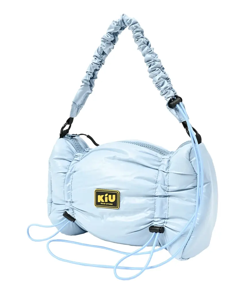 気候に寄り添い、日常を彩る アウトドアアクティビティブランド『KiU』より気分で選ぶ『KiU 2025 Fall & Winterバッグコレクション』が登場！ 画像 19