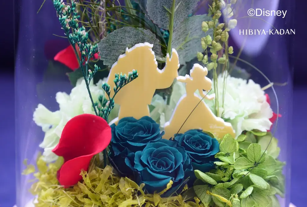 ディズニー・アニメーション映画『美女と野獣』のロマンチックな世界観を表現したプリザーブドフラワー2種を日比谷花壇の店頭で数量限定発売。 画像 3