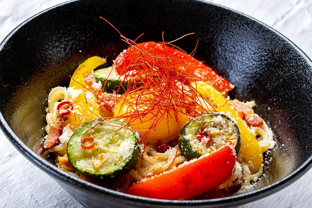 【北海道小麦の生パスタ 麦と卵】甘みはじける!北海道産とうもろこし約50%増量!「海老ととうもろこしのバター醤油」など夏限定パスタを8月12日(火)から発売! 画像 4