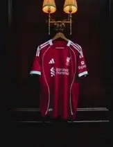 アディダスとリバプールFCが2025/2026シーズン　新ホーム＆アウェイユニフォームを発表　13年ぶりのパートナーシップ再開を記念し、クラブのDNAと伝統を表現したユニフォームが登場 画像 5