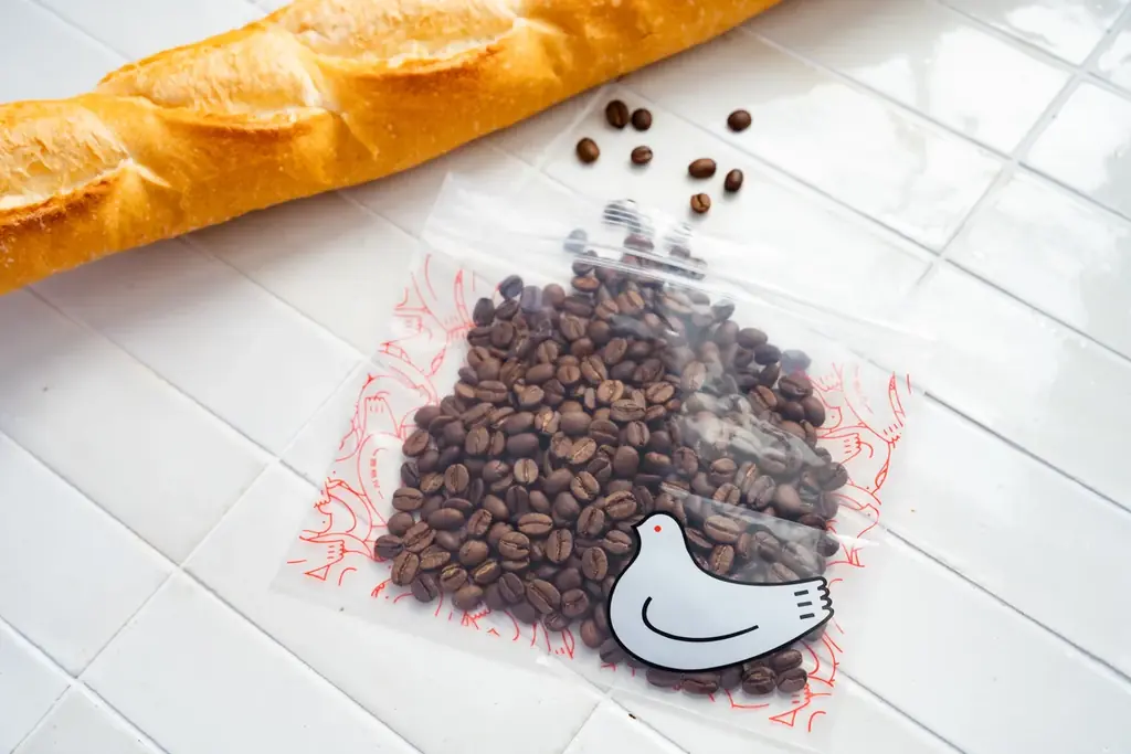 【8月10日は鳩の日】鳩サブレーをモチーフにした「袋留めクリップ」「ジッパーバッグ」を販売します。 画像 8