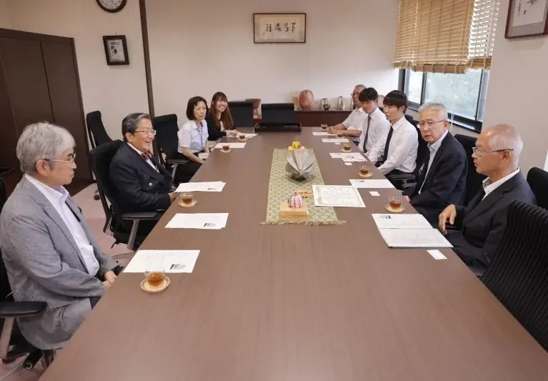 【岡山大学】岡山大学ヨット部へ新艇を寄贈したOB・OGへの感謝状贈呈式を実施しました 画像 3