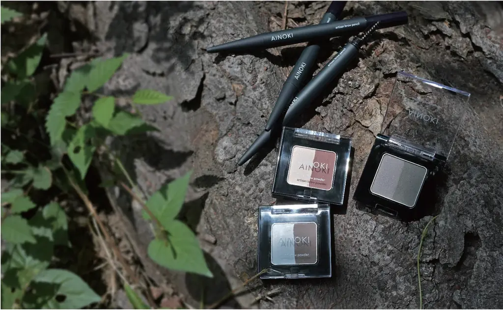 AINOKIアイブロウ発売