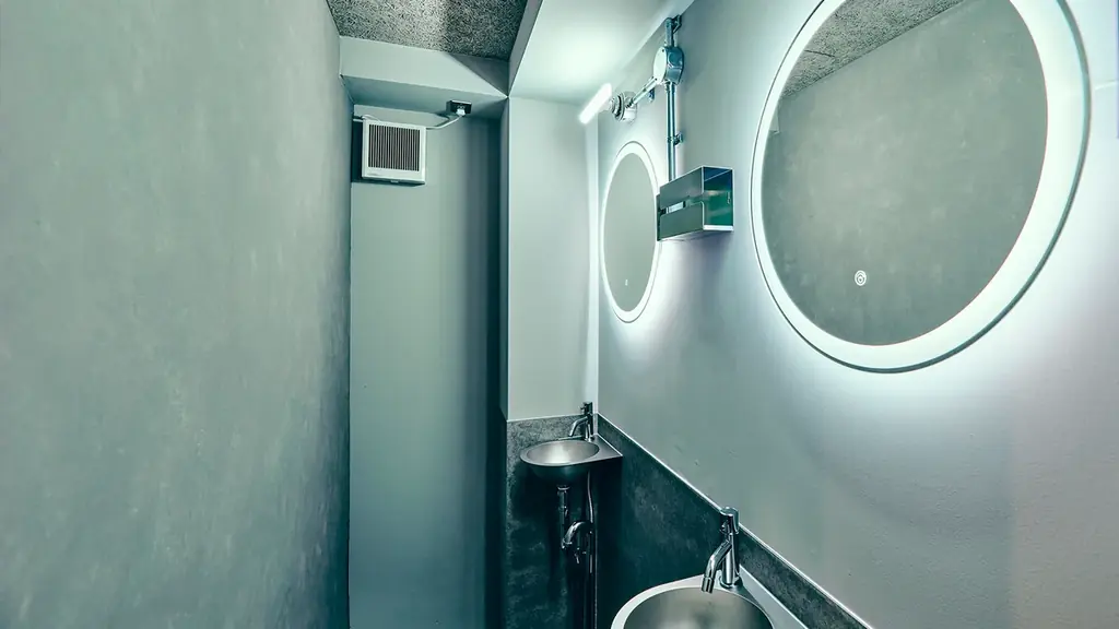 築30年の空きビルを塗装技術で蘇らせたシェア型ホテル「HOTEL URO」2025年8月1日開業 画像 10