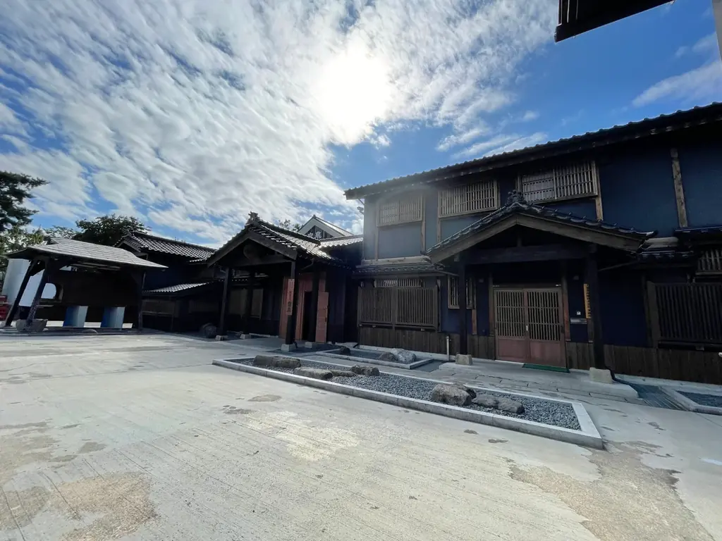 香りの老舗〈日本香堂〉と、人気銘柄「冩樂（写楽）」の酒蔵〈宮泉銘醸〉が初の共同開発したフレグランスのように味わう日本酒『暁霞 -AKIGASUMI-』が完成！ 画像 11