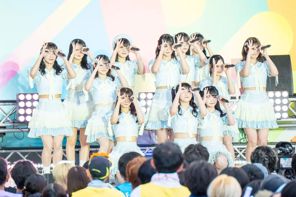 指原莉乃プロデュース「≒JOY」。　TOKYO IDOL FESTIVAL 2025にて、野外メインステージ「HOT　STAGE」に登場し、フェスならではの熱いライブパフォーマンスを披露！ 画像 2