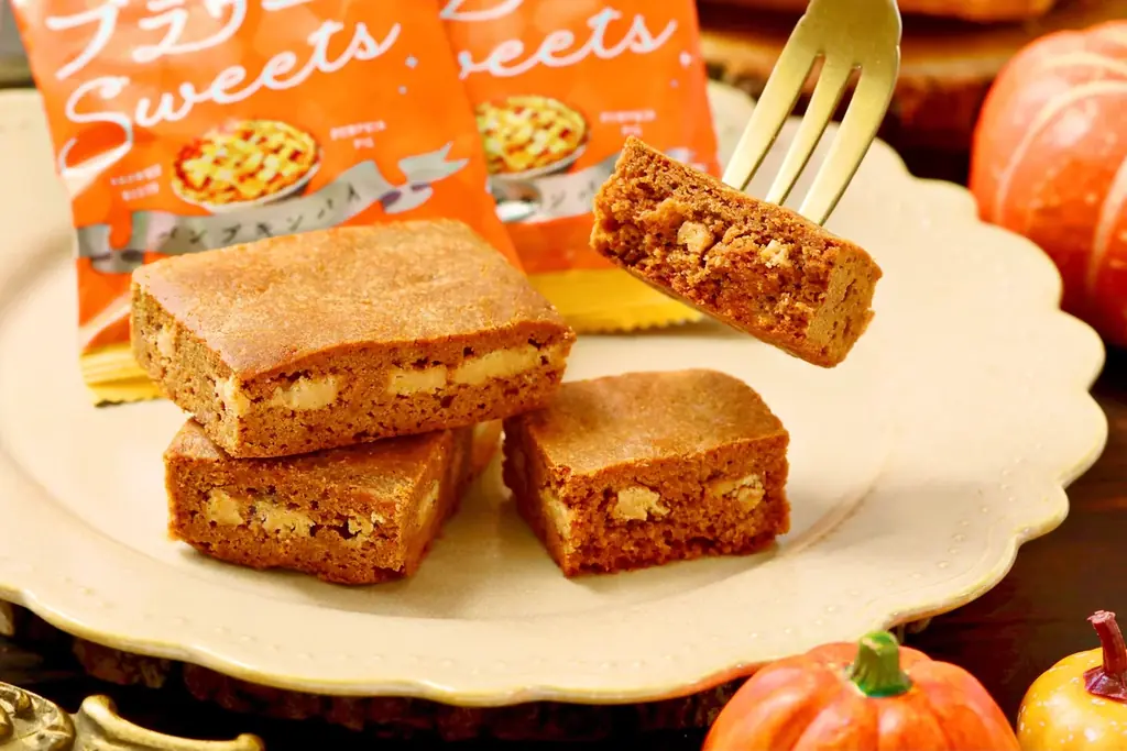【秋の芋栗スイーツ】「世にもおいしいチョコブラウニー」より秋の味覚を楽しめる“パンプキンパイ”、“スイートポテトタルト”の季節フレーバーが新登場！フレーク入りチョコチップのザクザク食感でご褒美気分に 画像 3