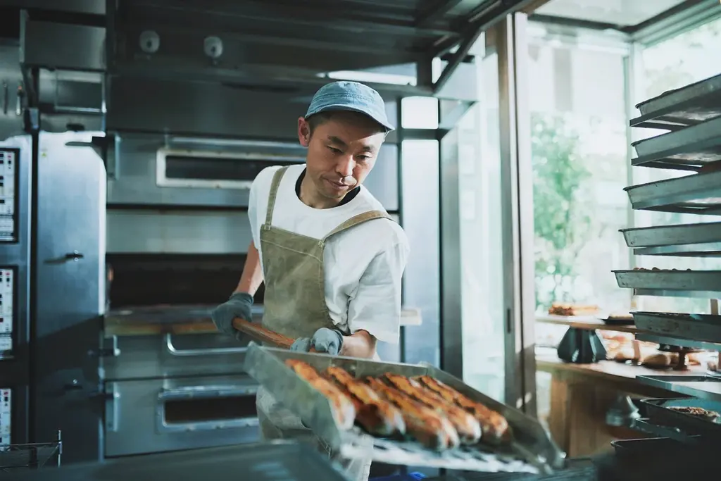 新発売「匠ブランジェトースター PLUS（TS-D487B/W）」匠の火入れで、ピザもロールパンも感動のリベイク　サイズアップが叶える、「焼きたての美味しさをみんなで一緒に」 画像 8