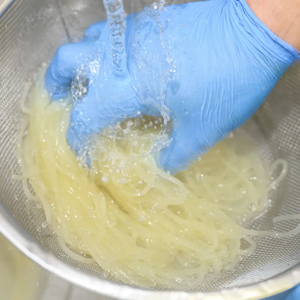 【大好評につき数量限定で再販】芸能人やグルメインフルエンサー絶賛！焼肉屋「牛恋」の通販商品『鶏だし冷麺』セットが再登場！ 画像 8