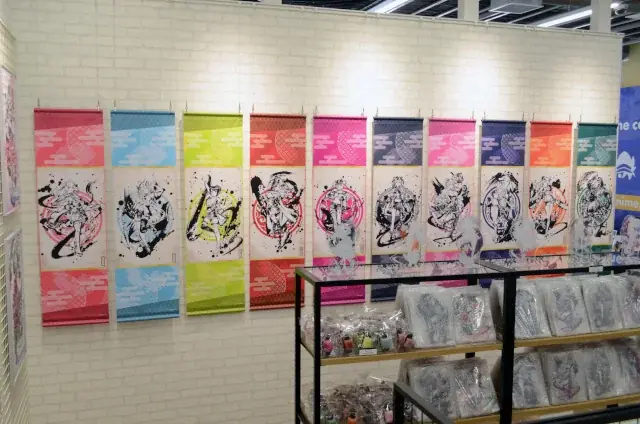 「アニメイト大阪・関西万博店」POP-UPスペース第9弾「ホロライブプロダクション 『墨彩の宴』in アニメイト大阪・関西万博店」が8月14日まで開催中！　スペース内の様子を写真とともにご紹介!! 画像 9