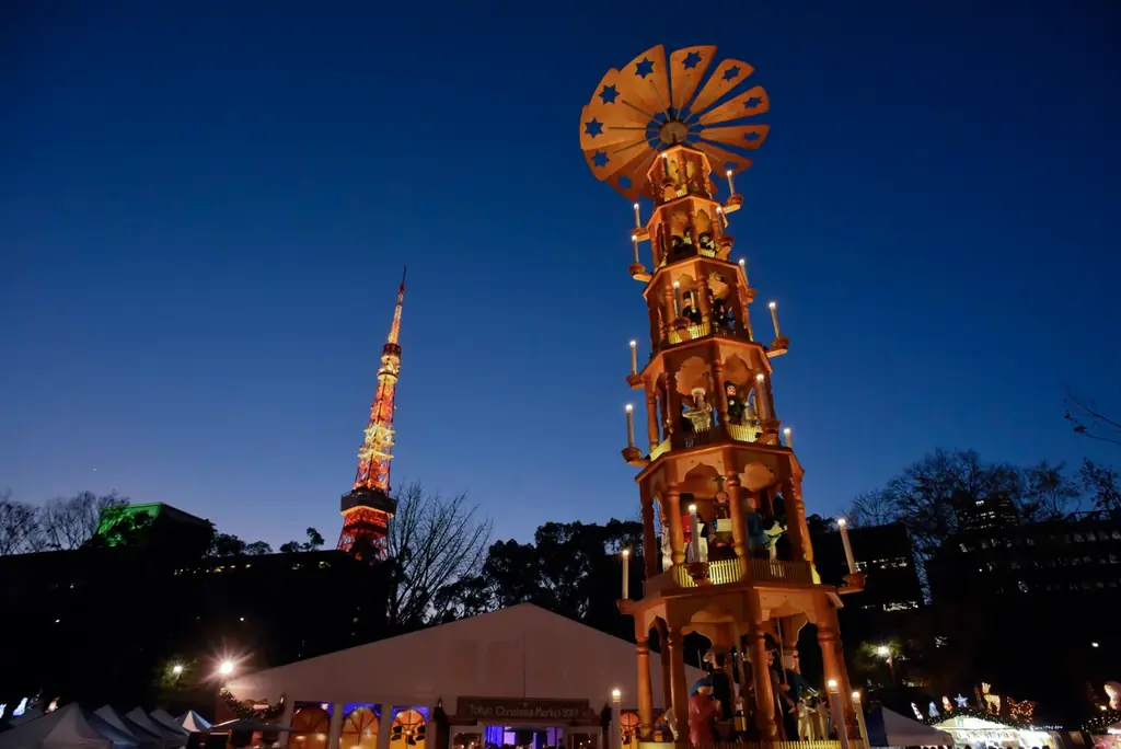 世界初!東京に“2基の巨大クリスマスピラミッド”同時出現神宮外苑と芝公園で楽しむWクリスマスマーケット 画像 2