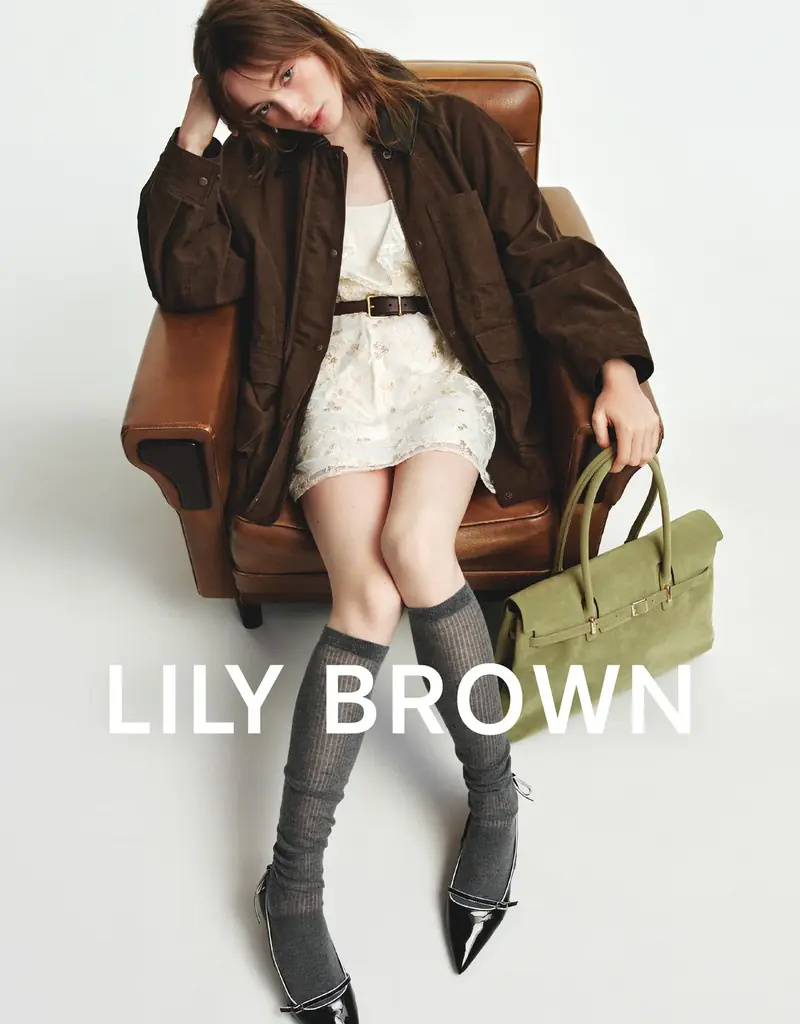＜LILY BROWN（リリー ブラウン）＞UGG®伝統のディテールを新たな形で表現した「Esmee Clog（エスミー クロッグ）」のLILY BROWN別注カラーが登場！ 画像 5