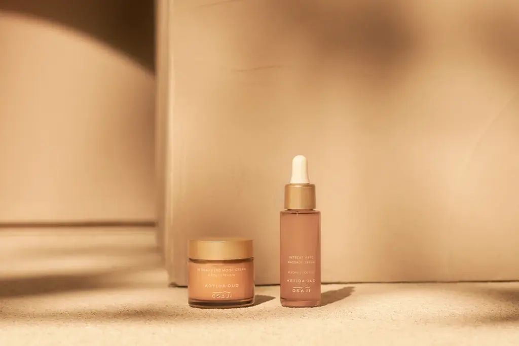 OSAJI(オサジ)より、ジュエリーブランド「ARTIDA OUD(アルティーダ ウード)」とコラボレーションした限定セットをはじめとするコフレを2025年11月12日(水)より数量限定で発売。 画像 4