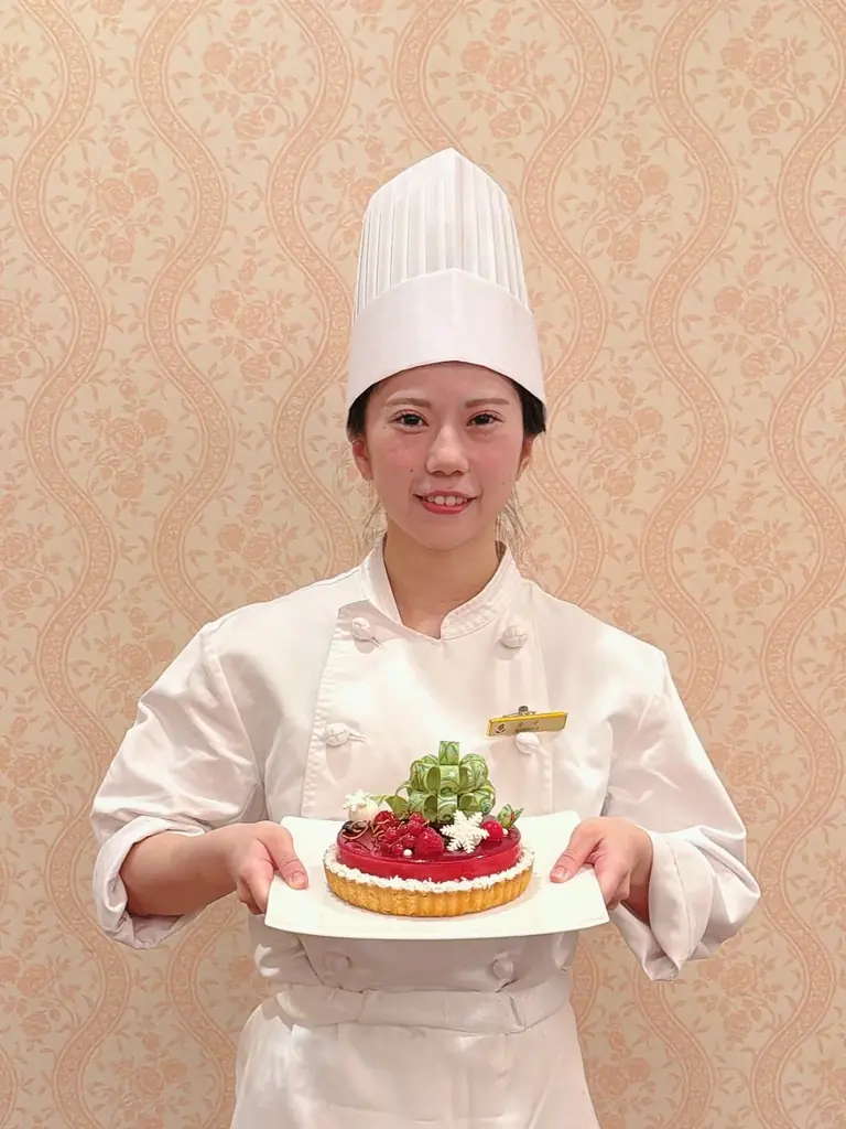 【ロイヤルパークホテル】クリスマスケーキ2025新作発表！コンテスト入賞作を今年も商品化。 画像 9