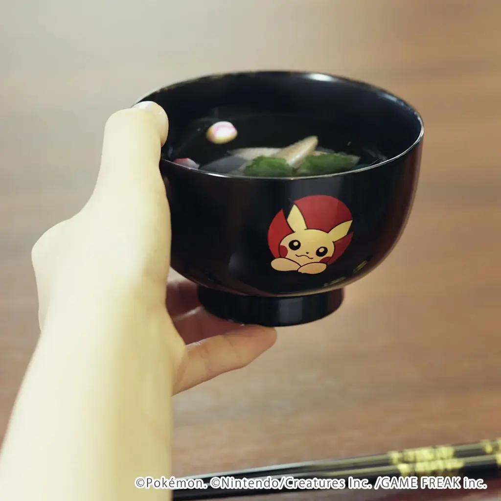 職人が手仕事で一点ずつ製作する「ポケモン」の漆器椀企画から第2弾発表。アチャモの小椀とピカチュウの汁椀が登場します　1919年創業 漆器 山田平安堂より 画像 3