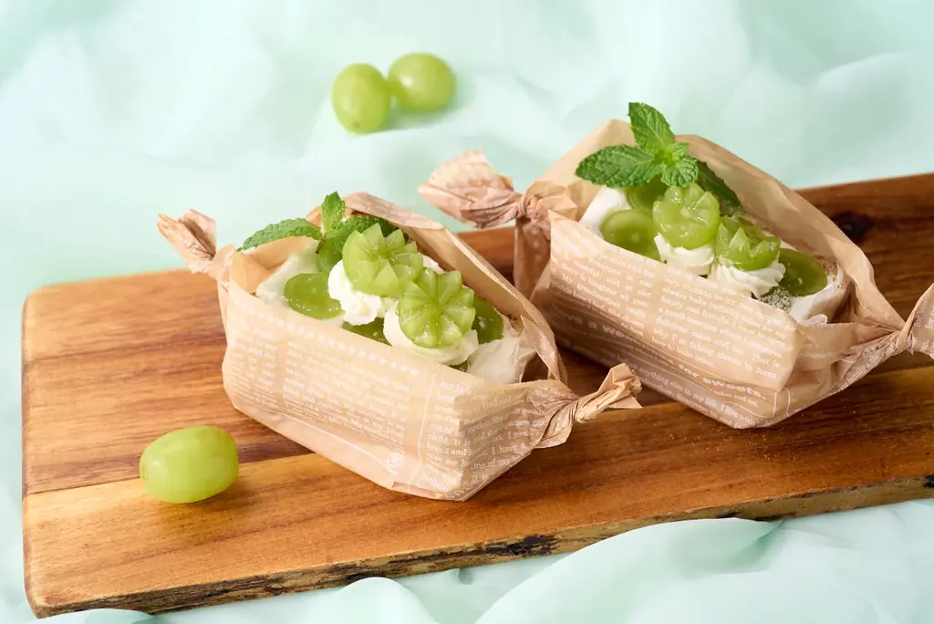 【リーガロイヤルホテル京都】シャインマスカットの煌めきと、洋梨の芳香が誘う『秋のラウンジデザート』販売 画像 4