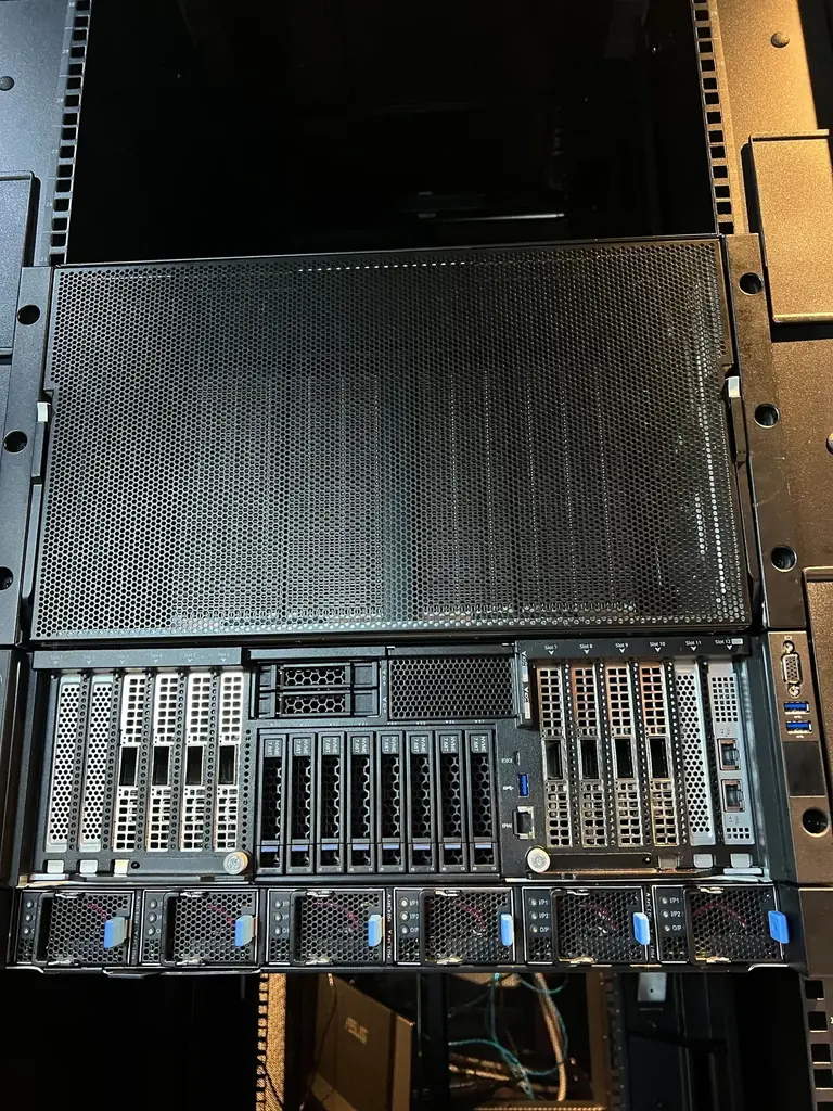 ゲットワークス、「NVIDIA GPU Blackwell B200」搭載サーバーの運用を開始。 画像 2