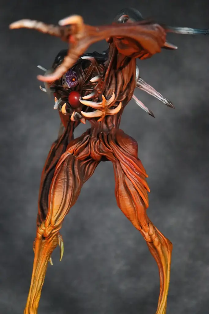 『ヱヴァンゲリヲン 新劇場版:序』に登場する、『第4の使徒』がN2地雷による攻撃の中を進撃するイメージで、造型作家 Yoshi.氏デザインのハイクオリティフィギュアとして登場！！ 画像 9