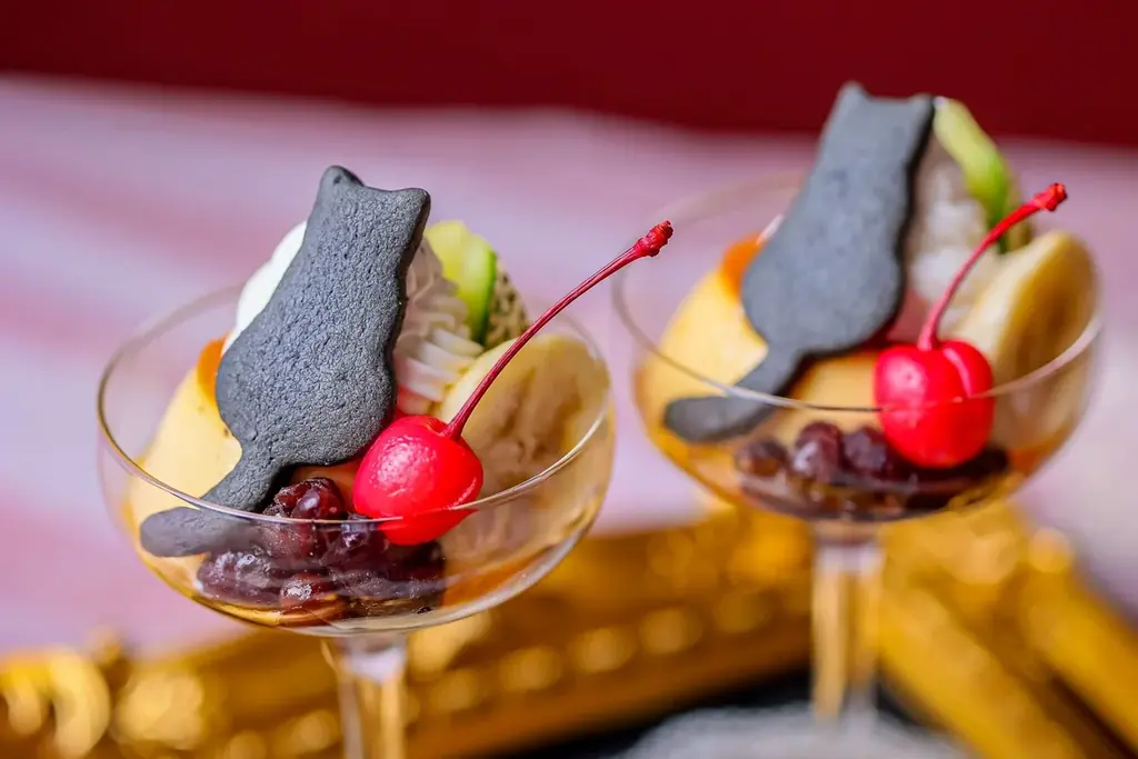 【京都】レトロでモダン、和と洋をMixしたスイーツや懐かしさ溢れる黒猫アイコンのプリンアラモード！真っ赤な椿の花をイメージしたスペシャルデザートもご用意『はんなり大正浪漫アフタヌーンティー』 画像 9