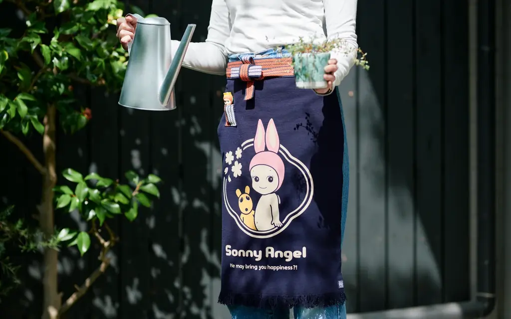 Sonny Angelが、日本で古くからの製法を守り継ぐ前掛け専門ブランド「エニシング」とコラボレーション。8月20日(水)より発売。 画像 4