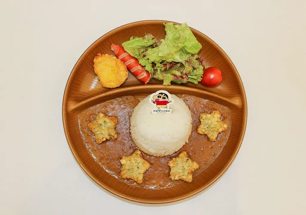 8月9日開始！淡路島ニジゲンノモリでしんちゃんコラボカレー登場