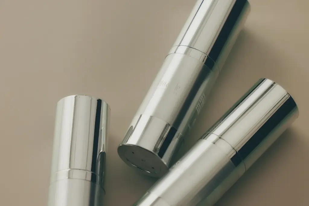 【ヘラヘラ三銃士 まりなプロデュース】Shin&Me LUXE SERUM 100、販売開始から約3日で初回予定数量900本完売。アクセス集中によるサーバーダウンから特例延長を経て完売御礼。 画像 1