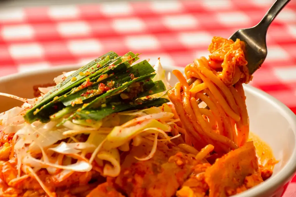 【スパゲッティーのパンチョ】酷暑を吹っ飛ばす辛味スタミナ!期間限定メニュー「スタミナ辛たまスパ」を8/16(土)に発売 画像 2