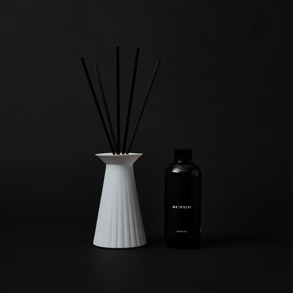 8月13日開幕　KUNTOU×佐賀陶磁器の香り展