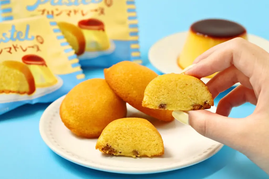 【プリン×マドレーヌ】“なめらかプリン”ブームの火付け役「パステル」から『パステルのプリンマドレーヌ』が登場！プリン風味のしっとり生地とザクザク食感のカラメルチップを楽しめる新作マドレーヌ！ 画像 3