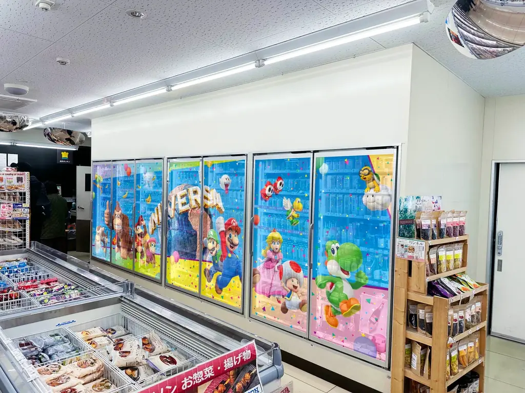 ユニバーサル・スタジオ・ジャパン×ローソン 初の特別ラッピング店舗が期間限定 オープン パークの仲間たちと一緒に超元気なエンターテイメント体験を! 画像 2