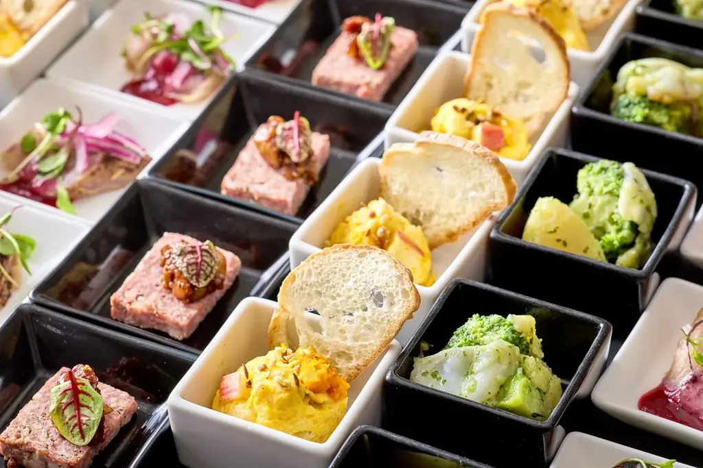 【名古屋】ホテルシェフが厳選した北海道の食材を使用！北の大地の人気な郷土料理で巡る美食紀行『北海道フェア～海鮮・肉・旬野菜を味わう海陸グルメ旅～ 』期間限定開催 画像 8