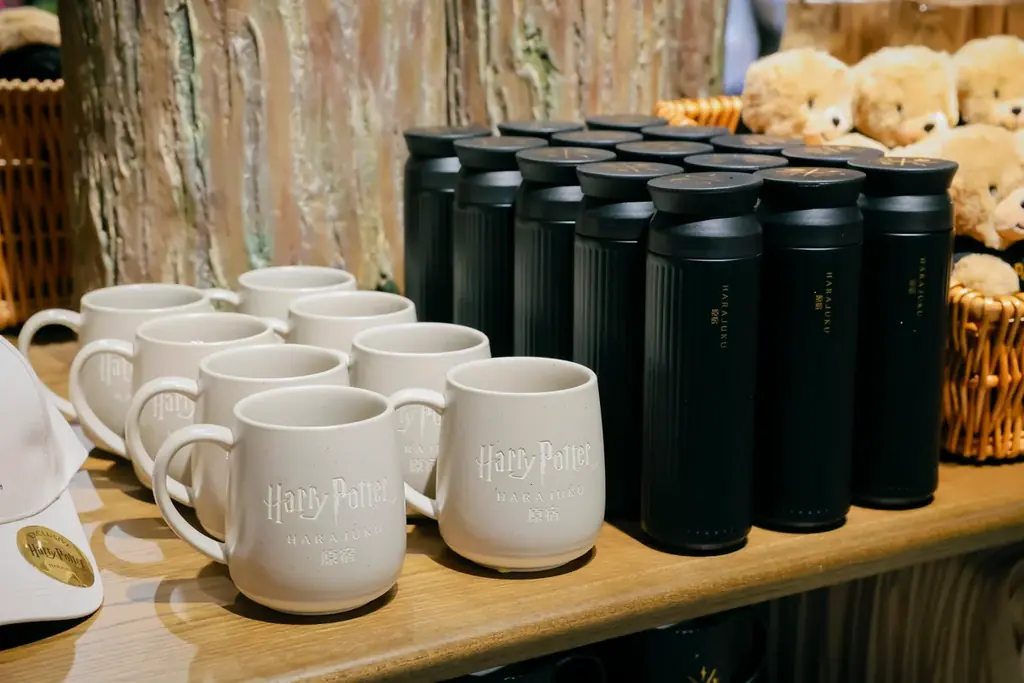 日本初の旗艦店「ハリー・ポッター ショップ 原宿」8月14日にグランドオープン　マルフォイ役のトム・フェルトンが緊急来日　ショップオープン記念にtimelesz 松島聡さんとバタービールで特別な乾杯！ 画像 16