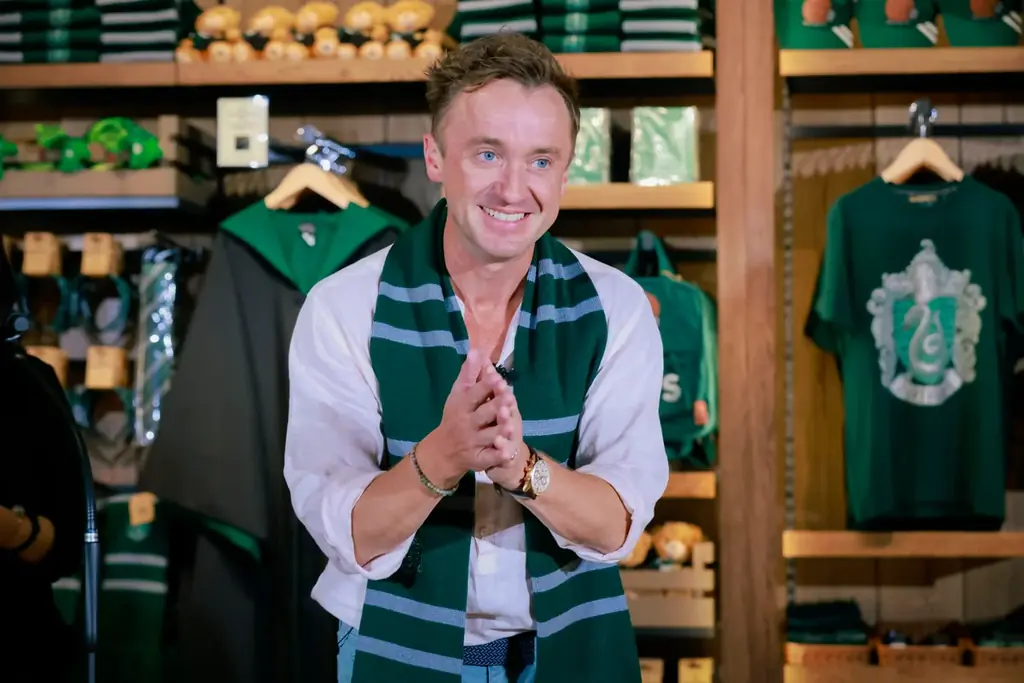 日本初の旗艦店「ハリー・ポッター ショップ 原宿」8月14日にグランドオープン　マルフォイ役のトム・フェルトンが緊急来日　ショップオープン記念にtimelesz 松島聡さんとバタービールで特別な乾杯！ 画像 3