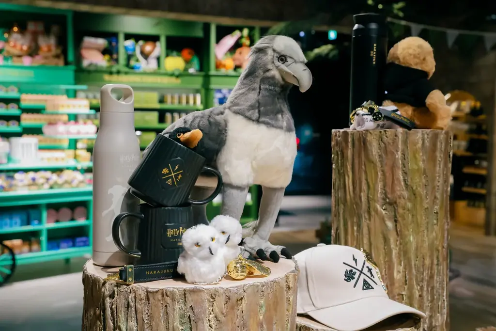 日本初の旗艦店「ハリー・ポッター ショップ 原宿」8月14日にグランドオープン　マルフォイ役のトム・フェルトンが緊急来日　ショップオープン記念にtimelesz 松島聡さんとバタービールで特別な乾杯！ 画像 8