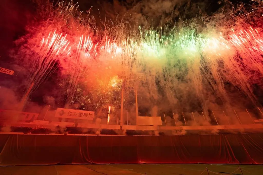 大好評につき今年もコラボ決定!『東日本大震災・九州災害復興チャリティー 2025 神宮外苑花火大会』Mrs. GREEN APPLEコラボ花火2,000発!今年は『夏の影』 画像 6