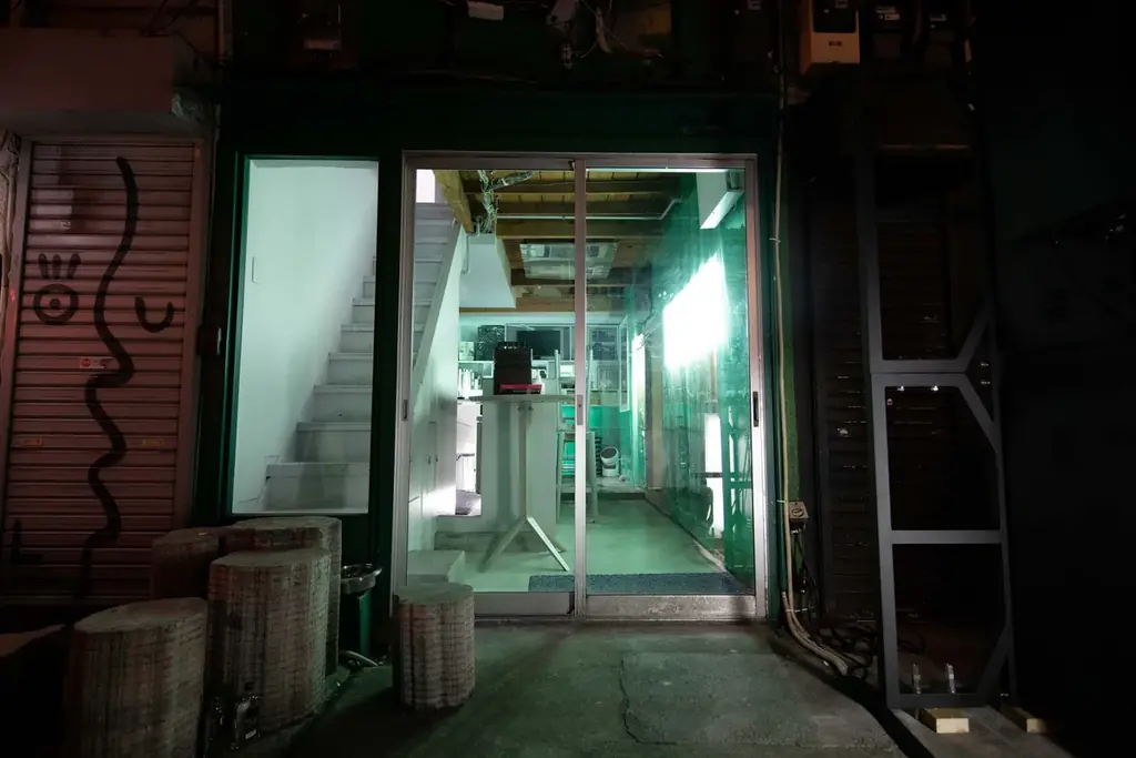 新宿・歌舞伎町「デカメロン」にて、展覧会「波間の体― 島々の性と文化」を開催 画像 5