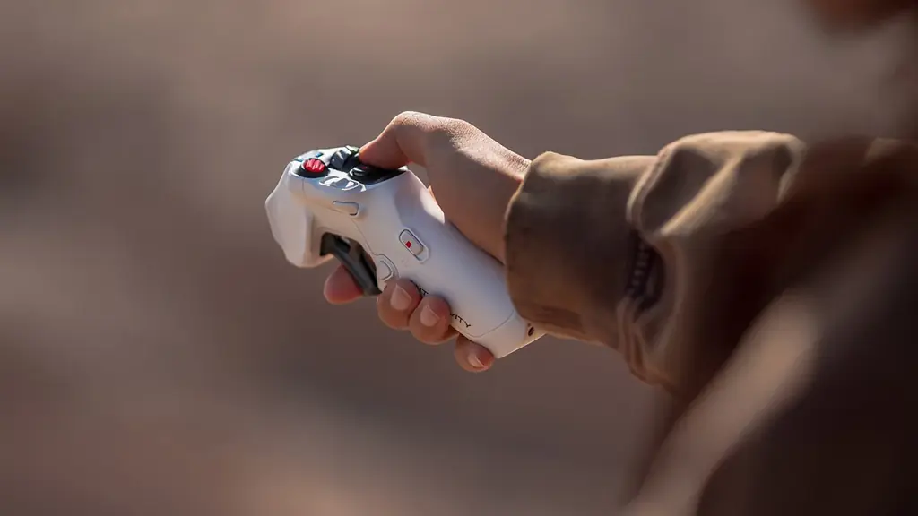 Antigravity、世界初の8K対応360度全景ドローン「A1」を発表 画像 4