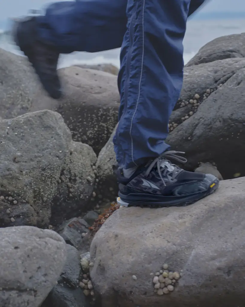 8/19発売｜Altra×and wanderのLone Peak 9+が初コラボで登場