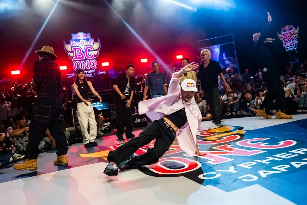 「Red Bull BC One Cypher Japan 2025」B-Boy haruto、B-Girl Cocoa 初優勝 圧巻のパフォーマンスに約800人の観客が熱狂! 画像 2