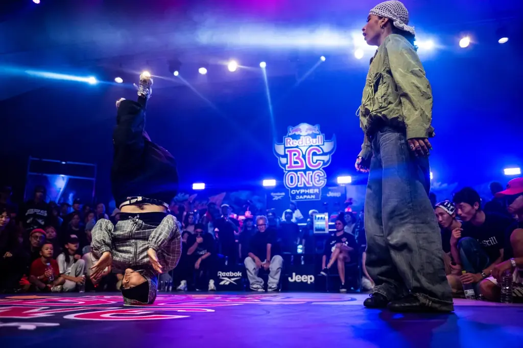 「Red Bull BC One Cypher Japan 2025」B-Boy haruto、B-Girl Cocoa 初優勝 圧巻のパフォーマンスに約800人の観客が熱狂! 画像 6