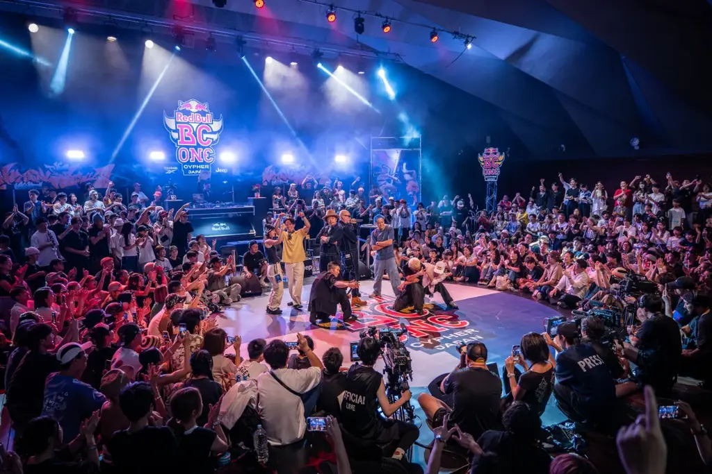 「Red Bull BC One Cypher Japan 2025」B-Boy haruto、B-Girl Cocoa 初優勝 圧巻のパフォーマンスに約800人の観客が熱狂! 画像 7