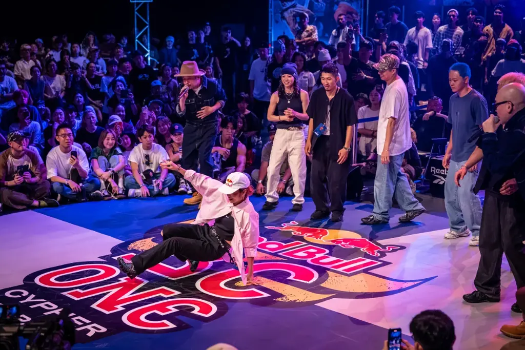 「Red Bull BC One Cypher Japan 2025」B-Boy haruto、B-Girl Cocoa 初優勝　圧巻のパフォーマンスに約800人の観客が熱狂！ 画像 8