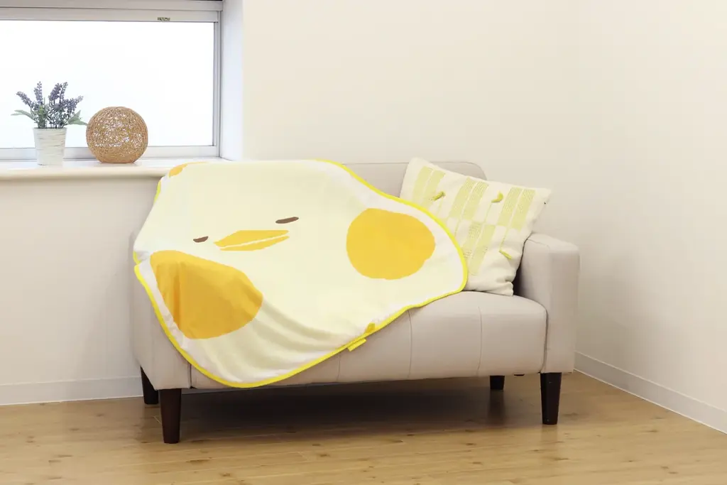 「ぴよりん」がブランケットになって登場！収納しても広げても「ぴよりん」な「ひんやりブランケット」発売！ 画像 6