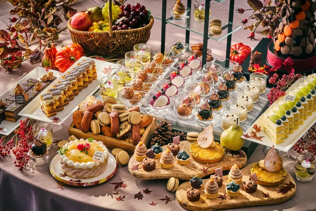 【ヒルトン横浜】実りの秋をスイーツで満喫！『スイーツビュッフェ～秋の味覚の収穫祭～』をAllday Dining Paradeにて開催 画像 1