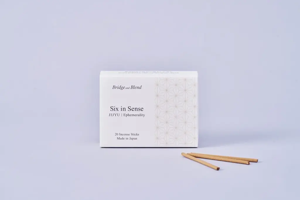 燃え残りのないお香の焚き方を提案！平安時代の調香を再現したお香「Six in Sense」シリーズ、スティック香に初秋の香り『JIJYU』が新しく登場！2025年10月までに全6種類を展開 画像 2