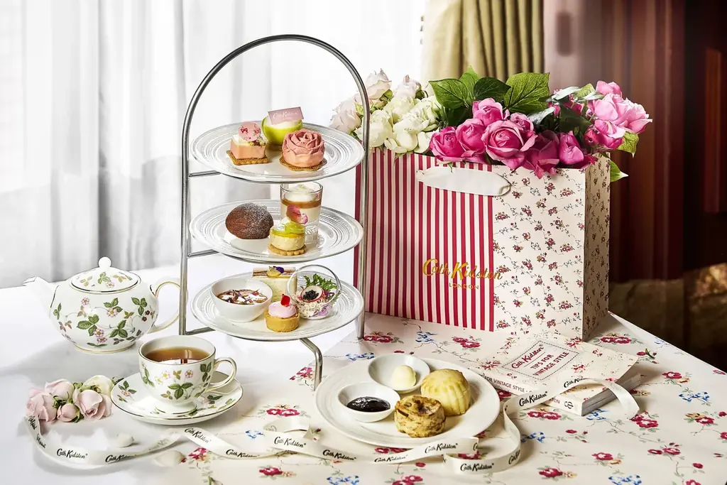Cath Kidstonのアフタヌーンティーを英国建築様式のザ・リッツ・カールトン大阪で開催！限定ポーチ付きのプランやステッカープレゼントも！ 画像 1